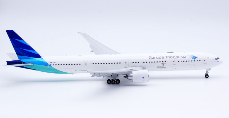 1:200 JC Wings Garuda Indonesia BOEING B777-300ER Flap Down Plane Diecast Model