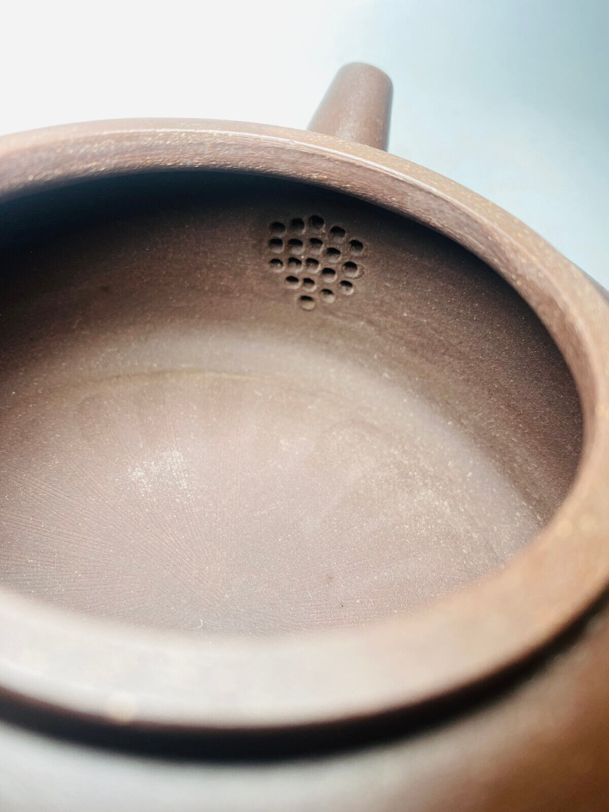 Chinese Yixing Zisha Clay Handmade Exquisite Teapot (周盘 底款: 顾景舟)