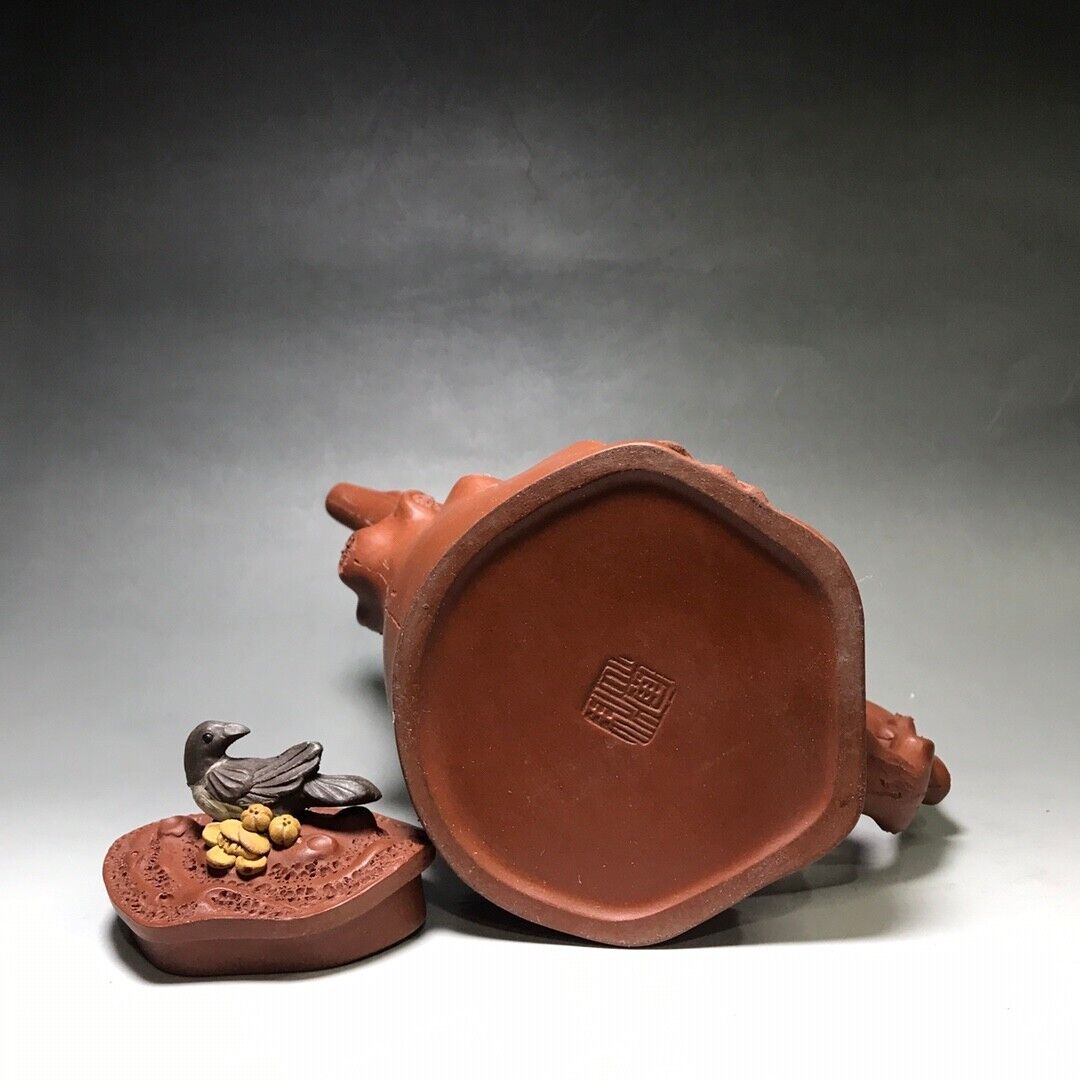 Chinese Yixing Zisha Clay Handmade Exquisite Teapot (曲壶 【底款】汪寅仙)