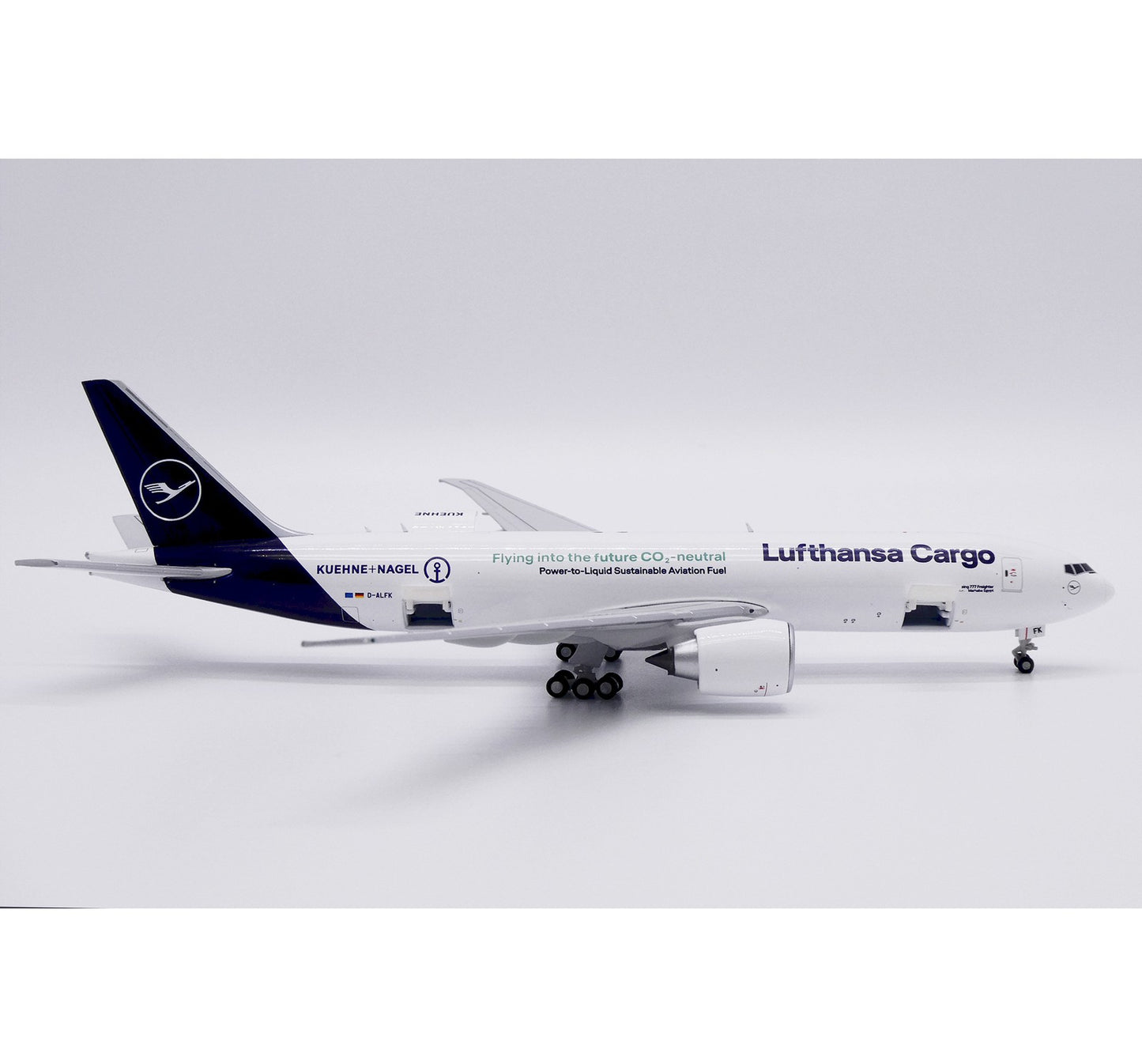 1:400 JC Wings Lufthansa Boeing 777-200F Passenger Plane Diecast Aircraft Model