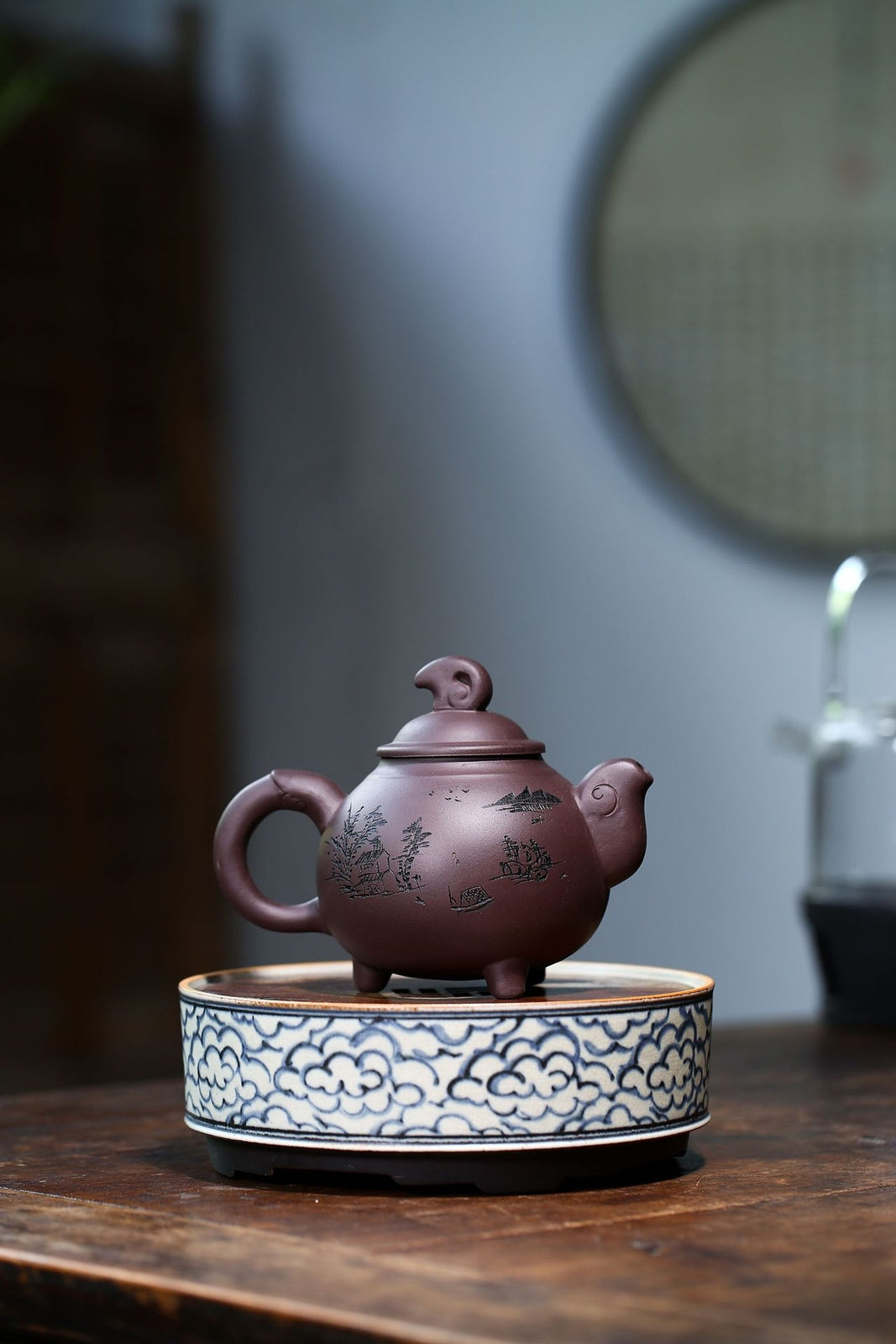 China Yixing Zisha Pottery Purple Clay Handmade 350cc Tripodia Teapot 三阳开泰
