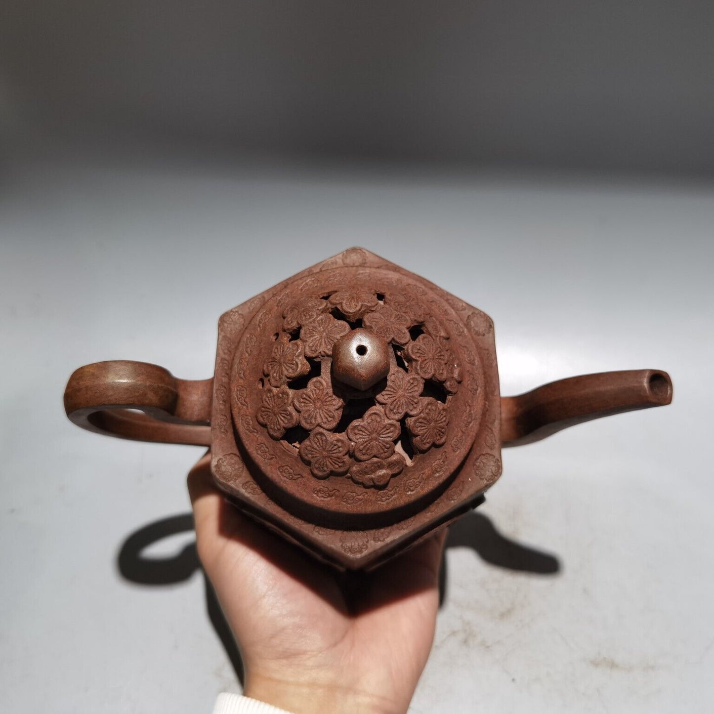 Chinese Yixing Zisha pottery hand carved Tea makers Tea Pot 品名:八仙过海 低款:曼晞陶艺