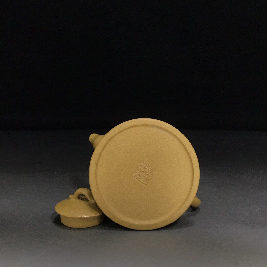 Chinese Yixing Zisha Clay Handmade Exquisite Teapot (金钟 底款:尹振庭)