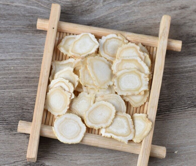 American ginseng root slices in Changbai Mountain, China are about 5-6 years old-
