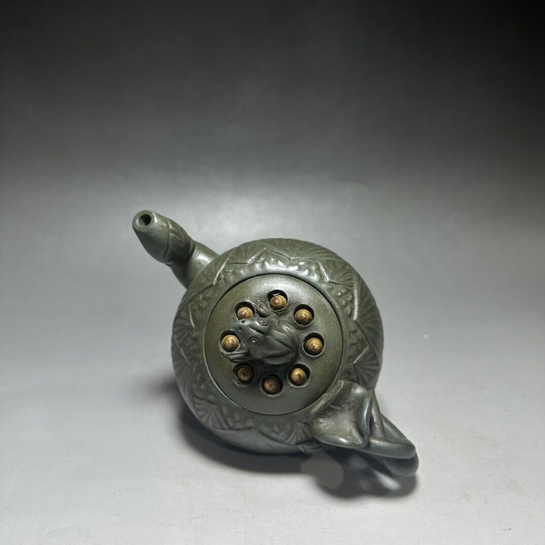 Chinese Yixing Zisha Clay Handmade Exquisite Teapot(青蛙莲子壶 底款:蒋蓉)