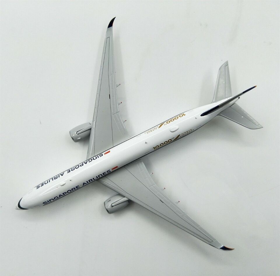 1:400 JC Wings SINGAPORE AIRLINES AIRBUS A350XWB Passenger Plane Diecast Model