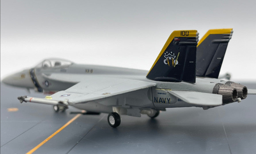 1:200 Hogan US Navy McDonnell Douglas F/A-18E VX-9 XE 100 Fighter Diecast Model