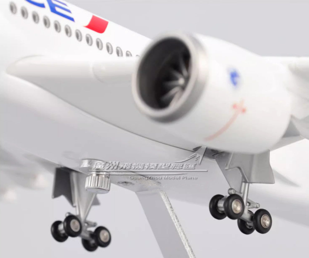 47CM 1:140 AIR FRANCE AIRBUS A350 Airplane Landing Gear Resin Aircraft Model