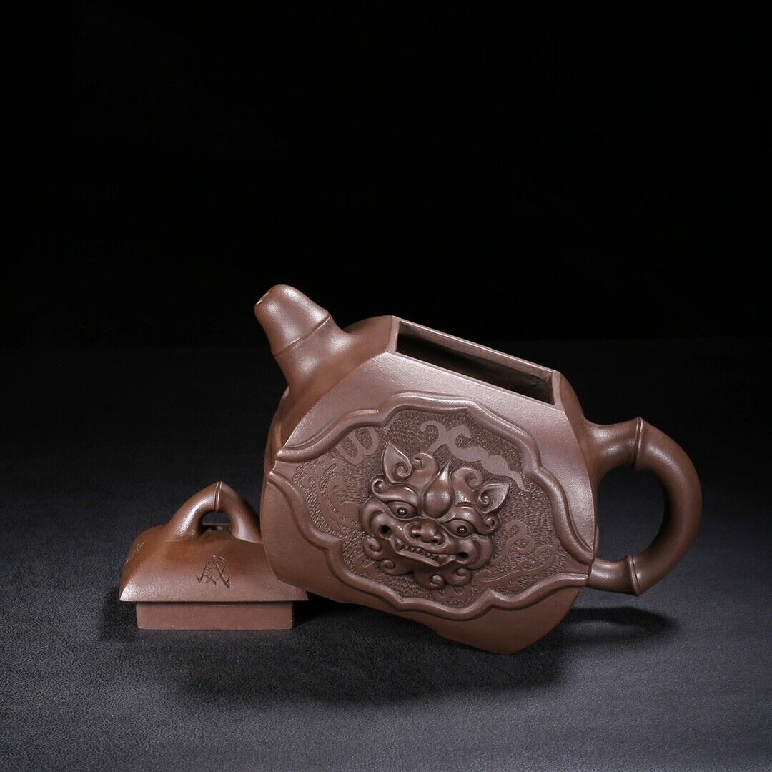 Chinese Yixing Zisha Clay Handmade Exquisite Teapot(威震四方 底款:裴石民)
