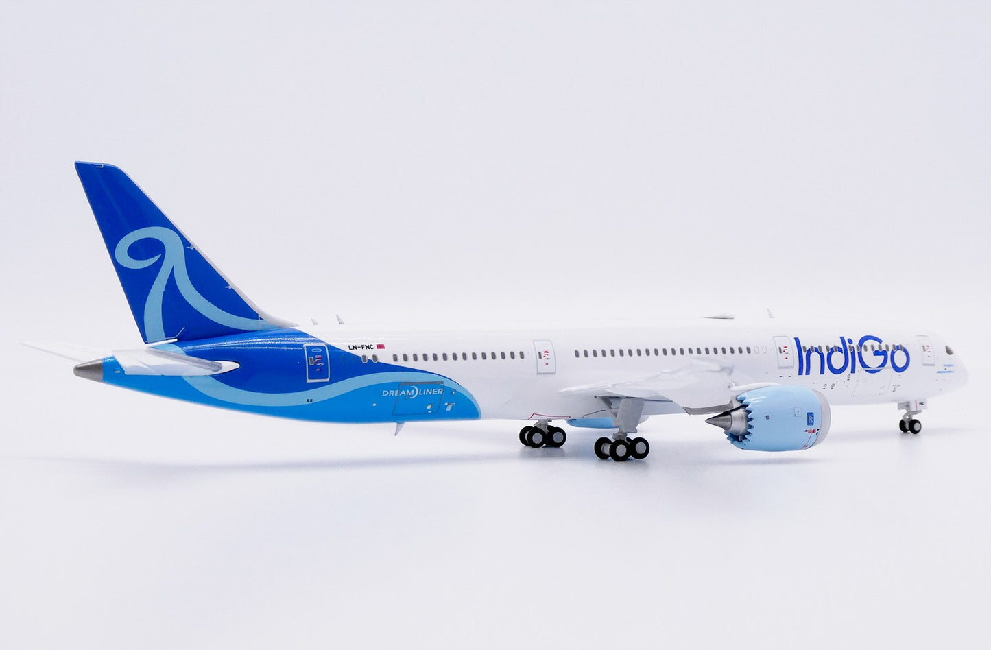 1:400 JC Wings Indigo Boeing 787-9 Dreamliner Airplane Diecast Aircraft Model
