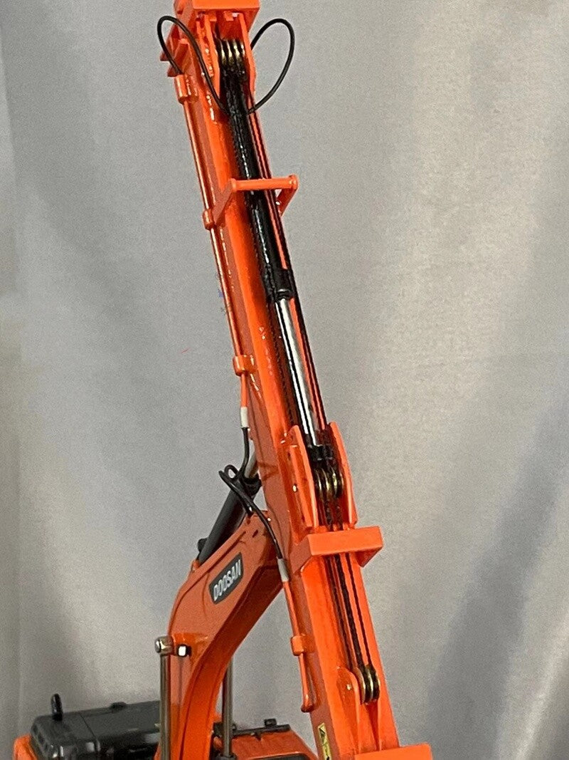 1:50 DOOSAN DX380LC -9C Telescopic Boom Excavator Contruct Machine Diecast Model