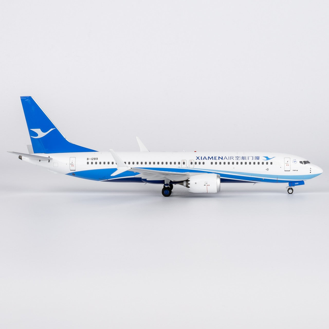 1:200 XiamenAir CCP XiamenAir B737 MAX 8 Passenger Airplane Diecast Plane Model