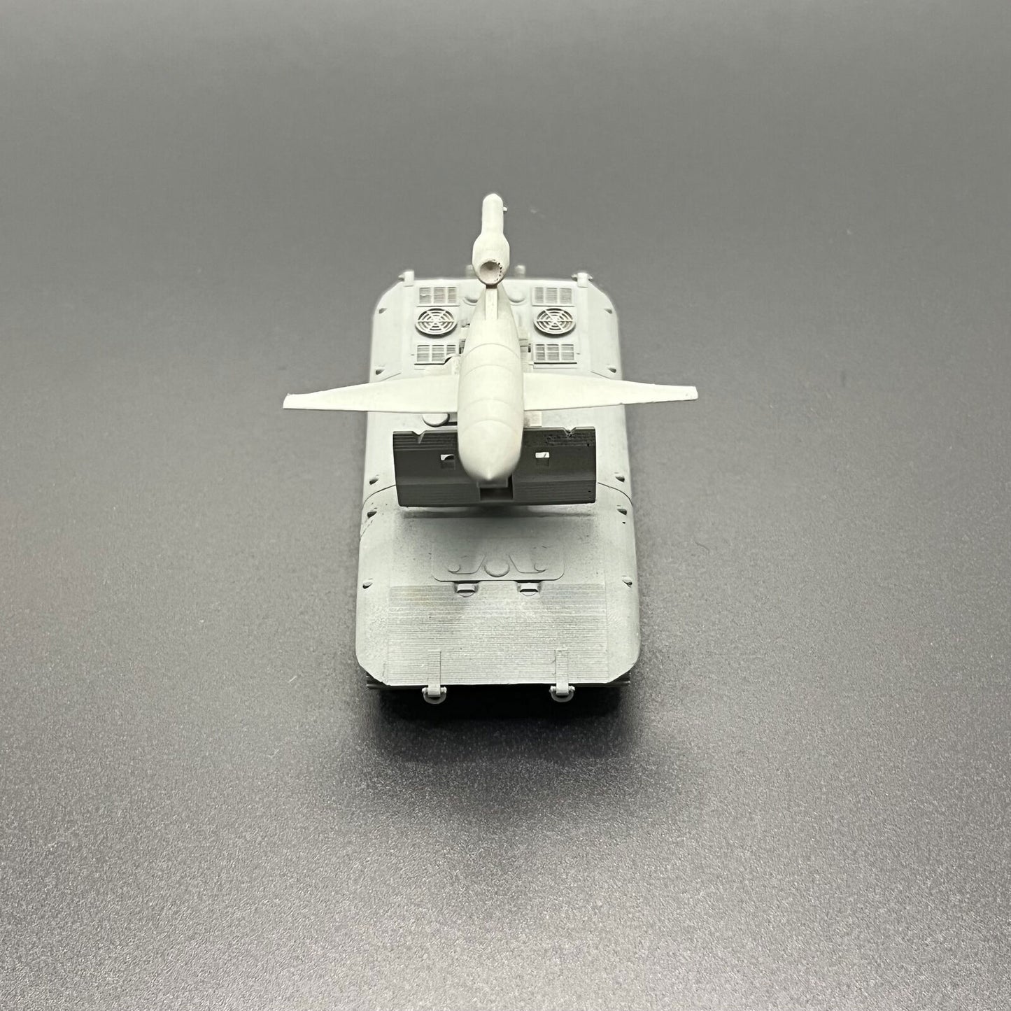 1/144 E100 V1 Cruise Missile Launch Vehicle Tank V1 Missile Launch Vehicle Model