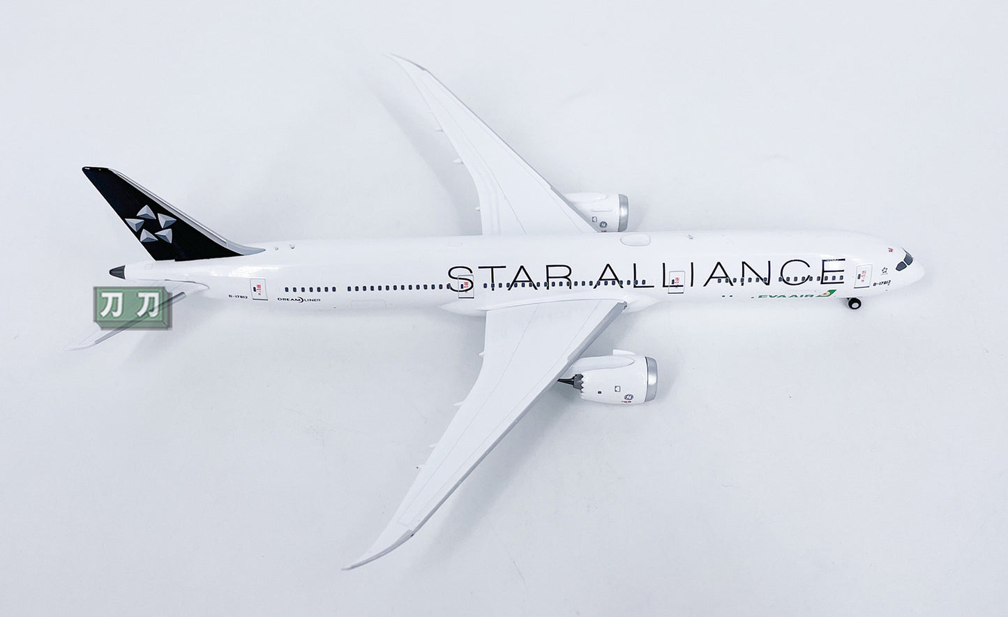 1:400 NG Models EVA AIR B787-10 Passenger Airplane Diecast Aircraft Model