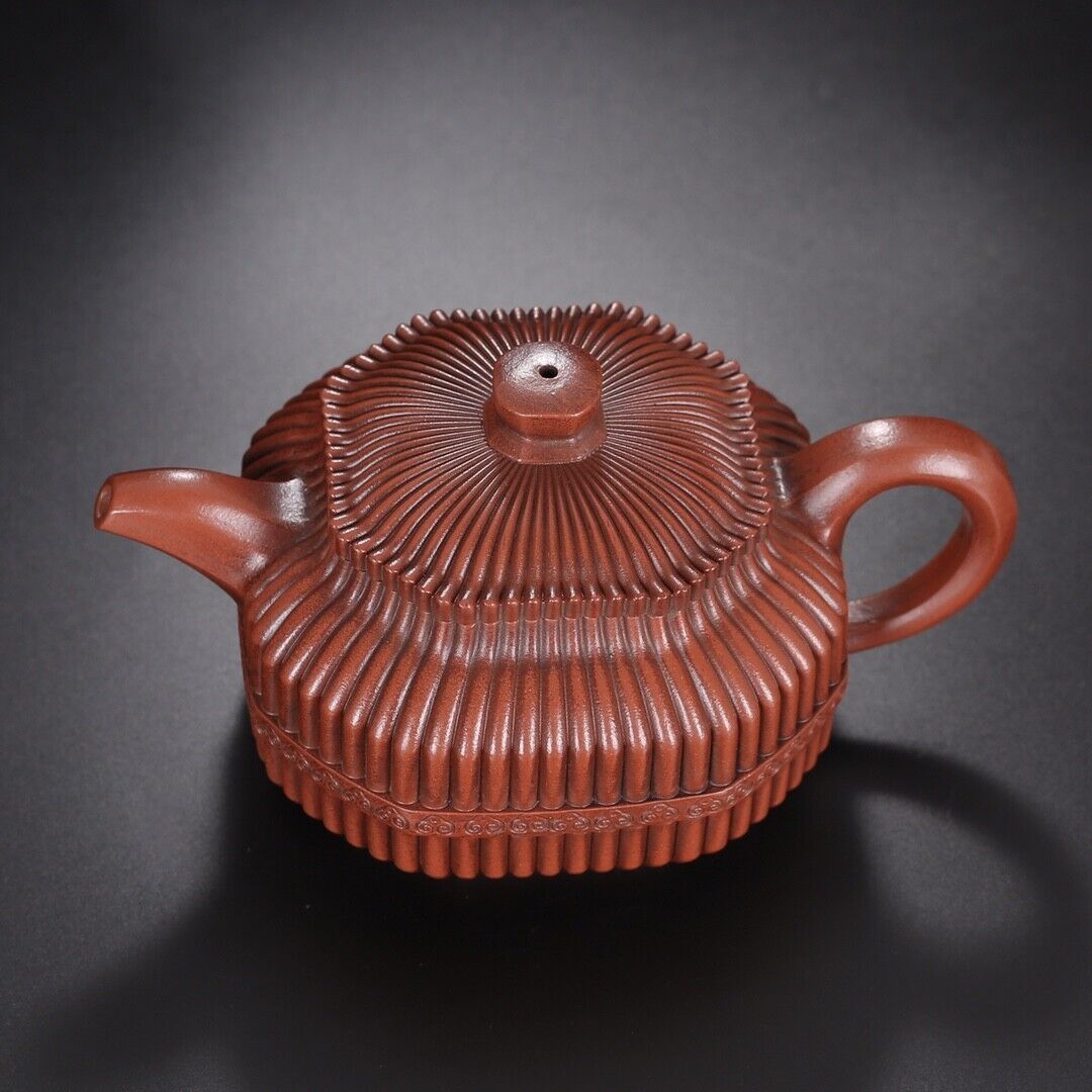 Chinese Yixing Zisha Clay Handmade Exquisite Teapot(八方筋纹 底款:顾景洲)