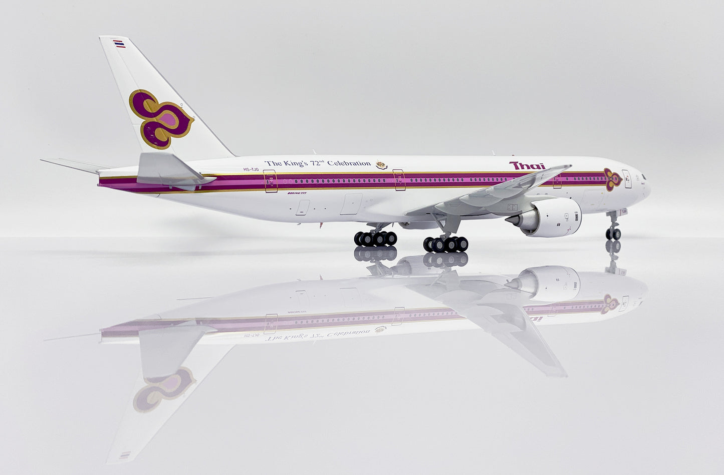 1:200 JC Wings Thai Airways Boeing 777-200 Passenger Airplane Diecast Model