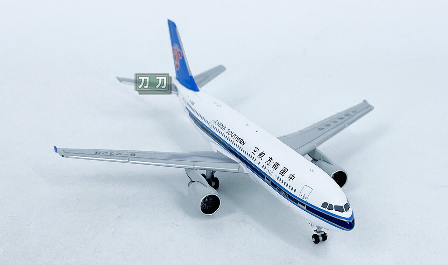 1:400 JET CHINA SOUTHERN A300-600R B-2323 Passenger Airplane Diecast Model
