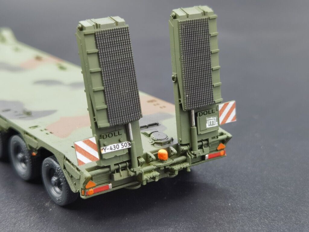 1/72 Scale German Mammut Tractor Trailer NATO Camouflage Finished Static Model