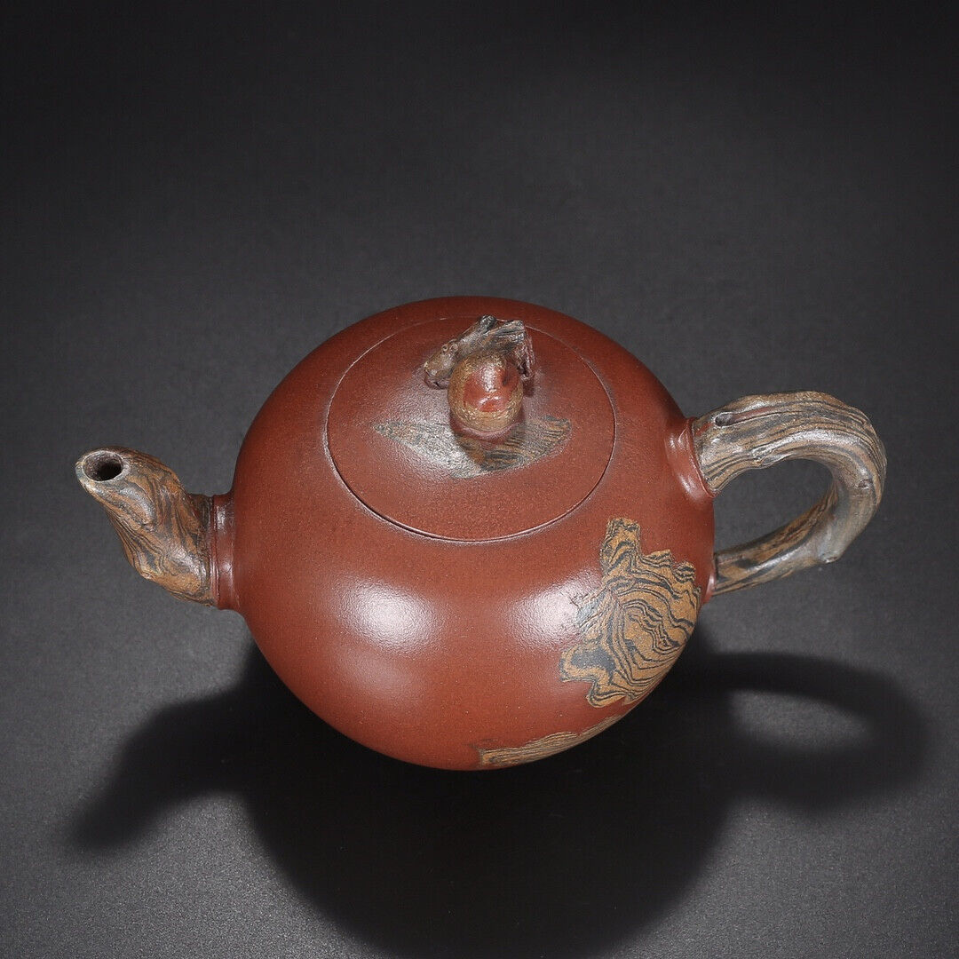 Chinese Yixing Zisha Clay Handmade Exquisite Teapot(寿桃 底款:周桂珍)