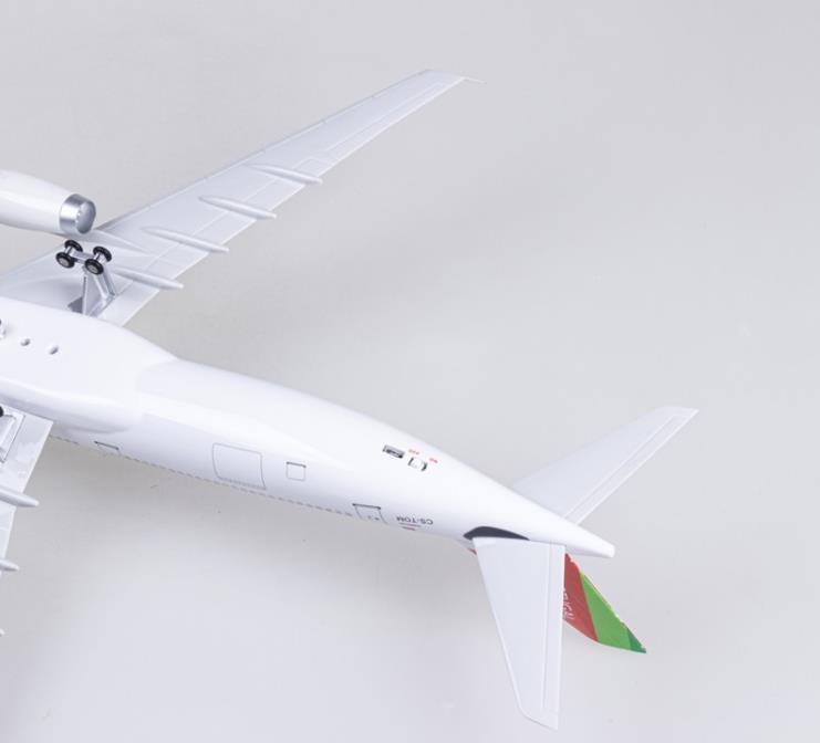 1:135 47CM TAP PORTUGAL AIRBUS A330 Passenger Airplane Landing Gear Resin Model