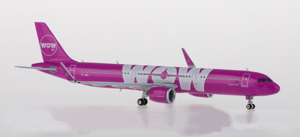 1:400 Phoenix WOW Air AIRBUS A321neo Passenger Airplane Diecast Aircraft Model