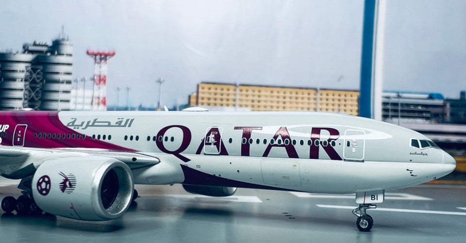 1:400 Phoenix QATAR BOEING 777-200LR Passenger Airplane Diecast Aircraft Model