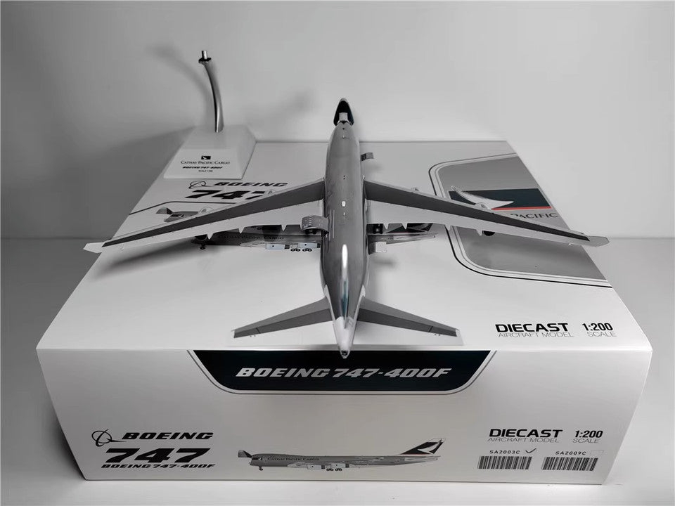 1:200 35CM JC Wings CATHAY PACIFIC BOEING 747-400F Aircraft Diecast Plane Model