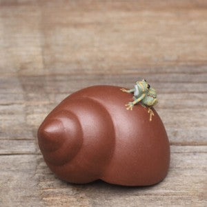 Creative Tea Pet Water Squirt Frog On Vivipara Zisha Tea Play House Decoration