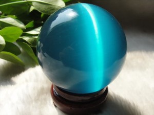 Beautiful ASIAN QUARTZ CAT EYE CRYSTAL HEALING BALL SPHERE 40-100MM