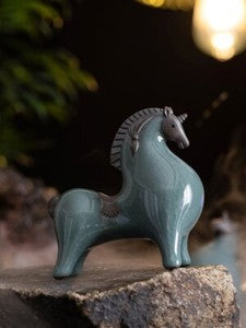 Fortune Ceramic Porcelian Entrance Wine Cabinet Desk Decor Desktop Desk Tea Pet