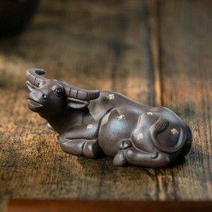 Handmade Artware Zisha Purple Clay Tea Pet Ox Statue Table Decoration Ornament
