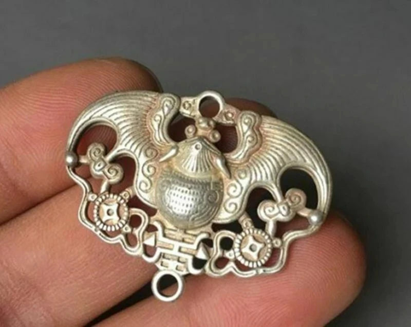 1.52&rdquo;Tibet Tibetan Buddhism Miao Silver White copper Bat Pendant