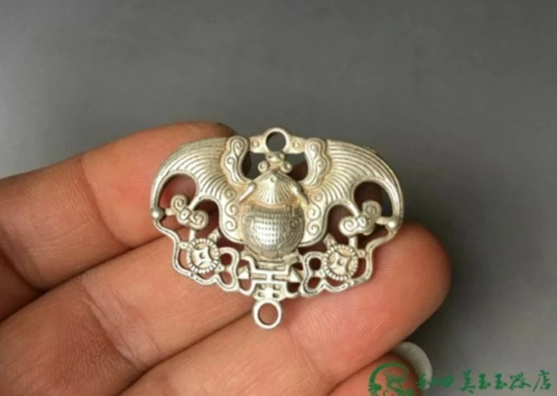 1.52&rdquo;Tibet Tibetan Buddhism Miao Silver White copper Bat Pendant