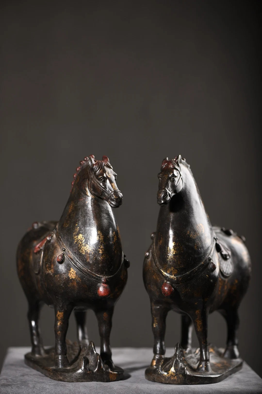 10"Tibet Temple Collection Old Bronze Cinnabar Mud gold Horse Tang Ma fine Horse A pair Amass wealth Ornaments Town house