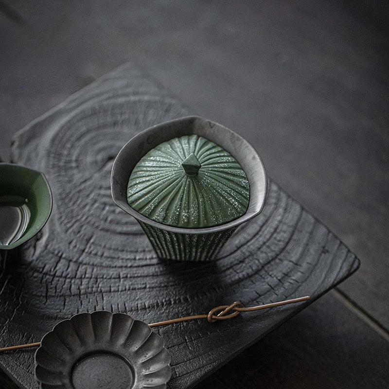 100ml Hand-painted  Dark Green Ceramic Tea Tureen Creative Triangular Lid Bowl Wabi Sabi Style Hand Grasping Bowl Kung Fu Teaset