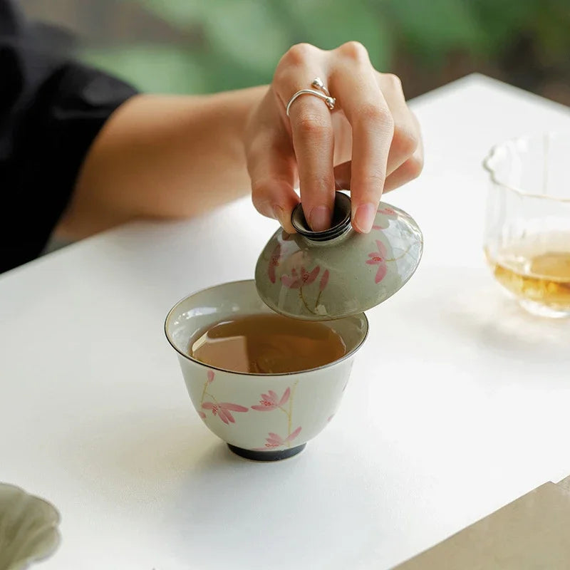 108ml Pure Hand-painted Peach Blossom Gaiwan Luxury Tea Brewing Cup Hand Grasping Bowl Tea Tureen Tea Maker Cover Bowl Teaware