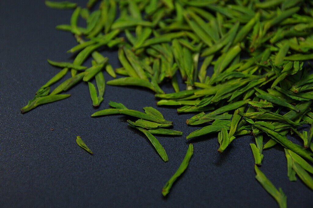 Zhu Ye Qing Green tea buds,Bamboo leaf grüner Tee loser BLATT Grüntee Knospe cha