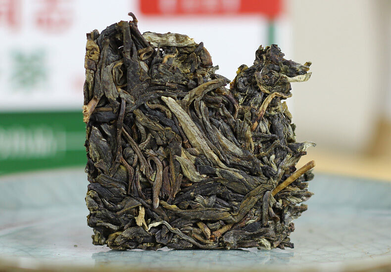 250g Yunnan Haiwan"141 Lao Tong Zhi"Menghai Pu erh raw Tea Cake,9968 er brick