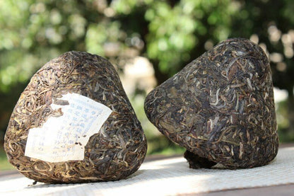 2006, Yunnan Mushroom shape Aged Pu-erh Tea Uncooked Cake, er RAW puer tuo, 250g