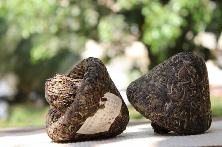 2006, Yunnan Mushroom shape Aged Pu-erh Tea Uncooked Cake, er RAW puer tuo, 250g