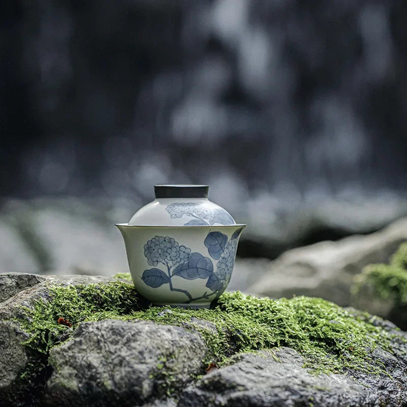 110ml Antique Hand-painted Hydrangea Ceramic Tea Tureen Literati Tea Maker Cover Bowl with Lid Chinese Gaiwan Kung Fu Tea Set