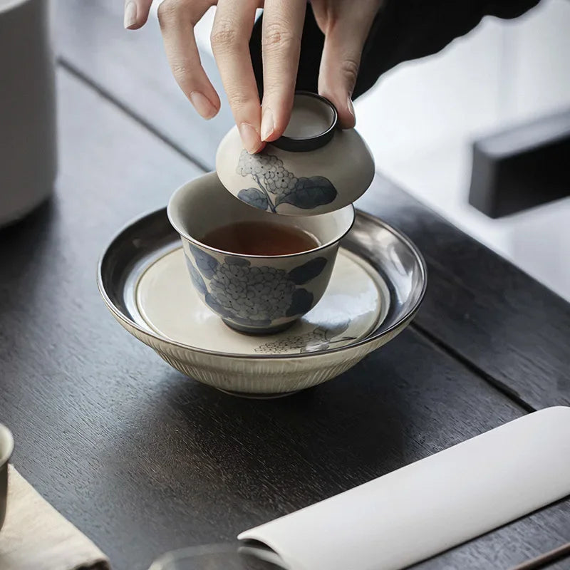 110ml Antique Hand-painted Hydrangea Ceramic Tea Tureen Literati Tea Maker Cover Bowl with Lid Chinese Gaiwan Kung Fu Tea Set