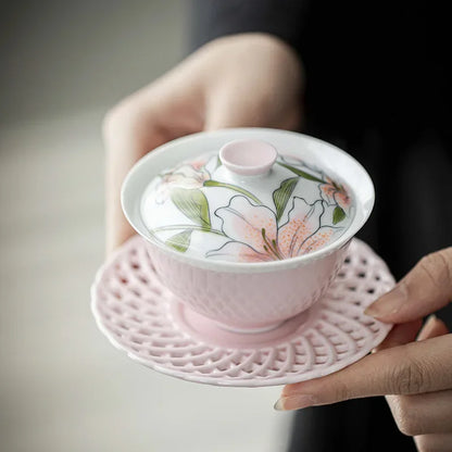 110ml Hand-painted Powder Lily Ceramic Tea Tureen Tea Maker Sancai Cover Bowl Literati Exquisite Tea Bowl Kung Fu Tea Set Gift