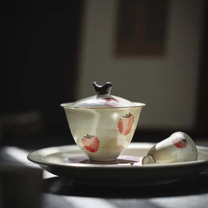 110ml Japanese Powder Primer Ceramic Tea Tureen Hand-painted Strawberry Cover Bowl with Lid Tea Bowl with Cover Kung Fu Tea Set