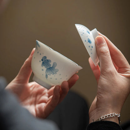 110ml White Porcelain Flower Mouth Covered Bowls Creative Fish Play Tea Bowl with Lid Literati Tea Making Gaiwan Kung Fu Teaware