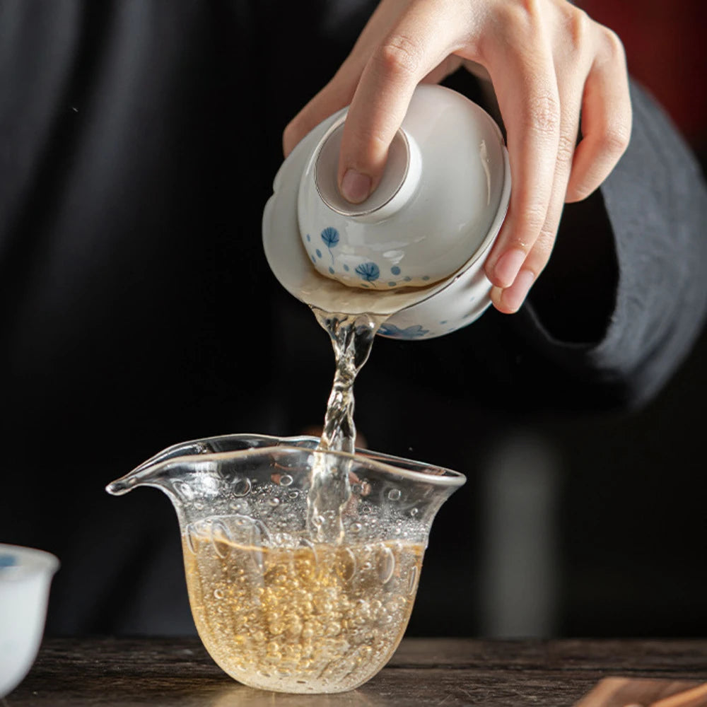 110ml White Porcelain Flower Mouth Covered Bowls Creative Fish Play Tea Bowl with Lid Literati Tea Making Gaiwan Kung Fu Teaware