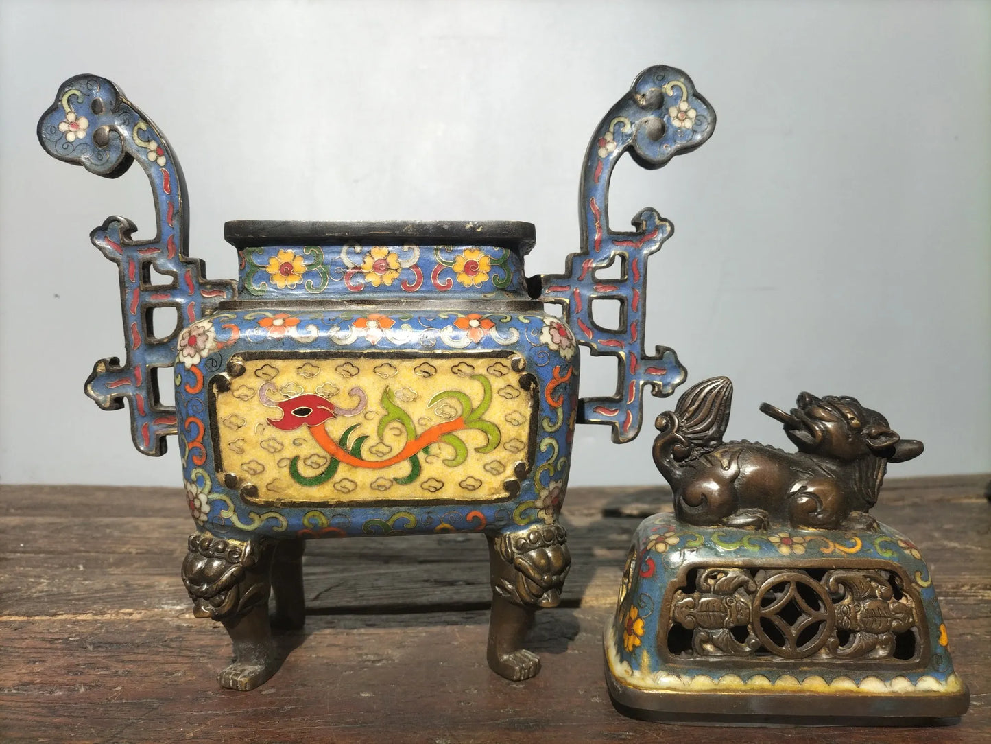 12"Tibetan Temple Collection Old Bronze Cloisonne Enamel lion Ruyi binaural animal head quadruped incense burner Town House