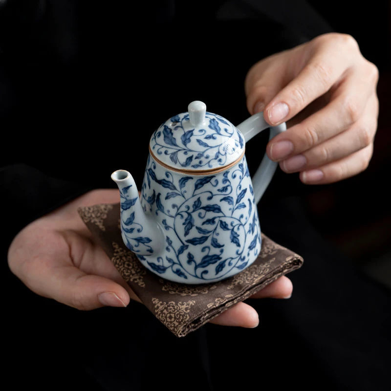 130ml Antique Blue and White Teapot Luxury Camellia Leaf Art Pot Household Tea Brewing Kettle Tea Ceremony Supplies Decoration