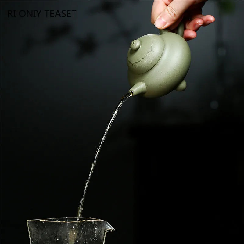 130ml Authentic Chinese Yixing Purple Clay Teapots Famous Artists Handmade Tripod Shape Tea Pot Raw Ore Kettle Zisha Tea Set