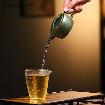 130ml Chinese Yixing Purple Clay Teapots Handmade Tea Pot Raw Ore Green Mud Beauty Kettle Famous Artists Zisha Tea Set Teaware